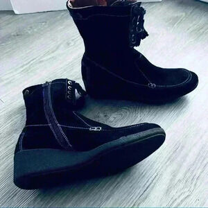 PEDRO MIRALLES BLACK SUEDE LACE UP SIDE ZIPPER ROUND TOE  WEDGE BOOTS SIZE 41